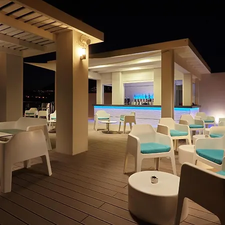 Las Arenas Suites Hotell 4*
