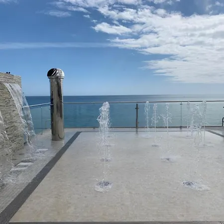 Las Arenas Suites Hotell 4*